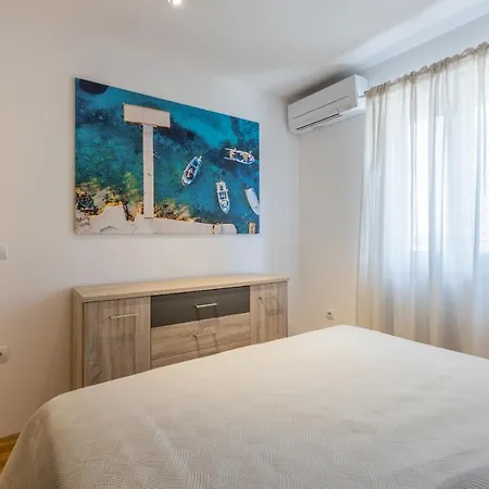 Mar Sea View Apartment Supetar Exterior photo