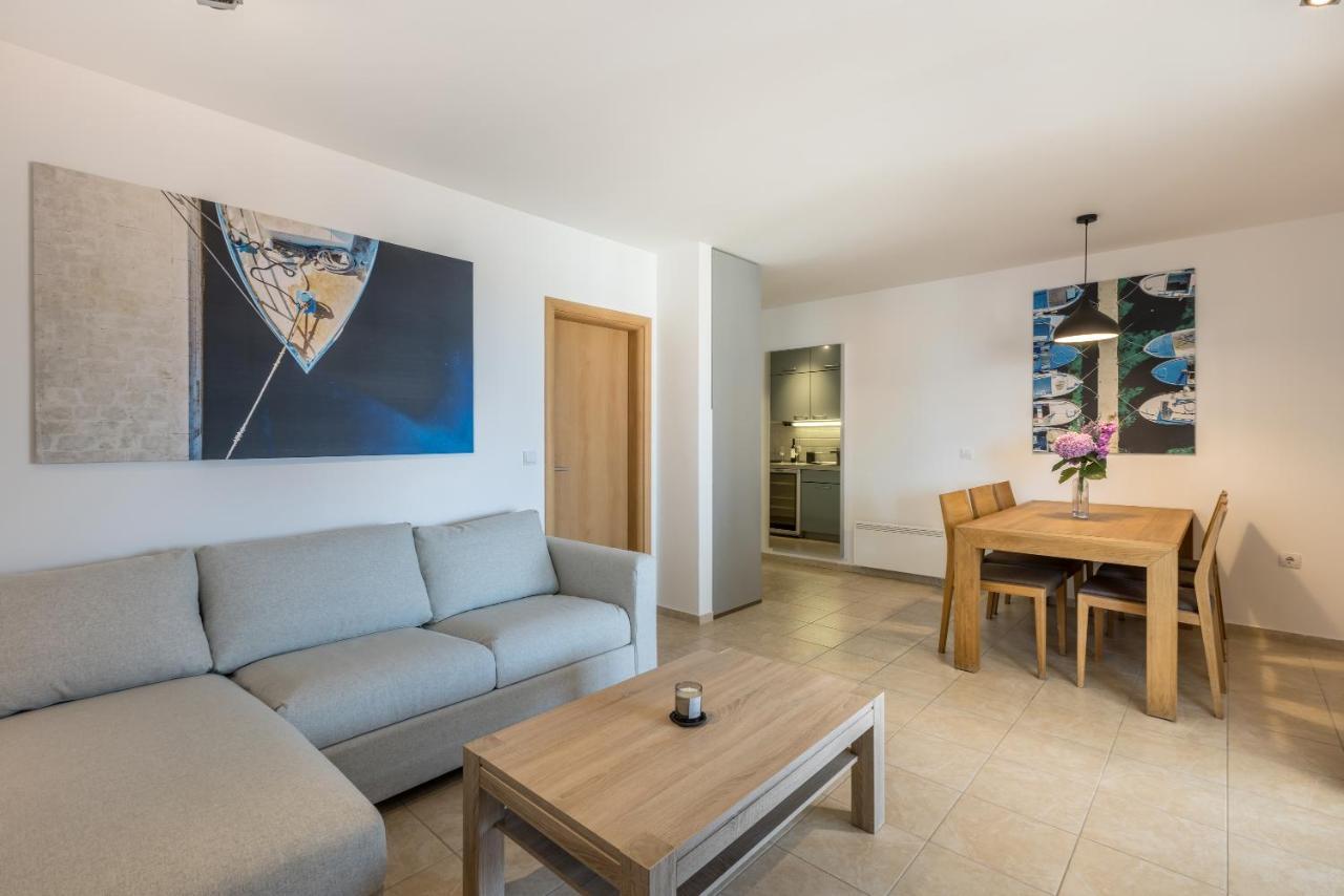 Mar Sea View Apartment Supetar